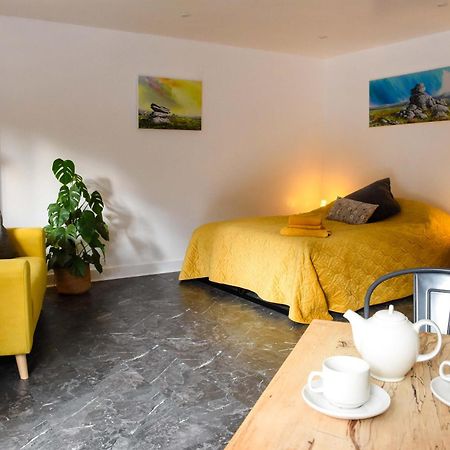Sharp Tor Riverside Studio Apartment Плимът Екстериор снимка